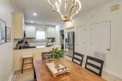 Walk to Ole Miss! Hilltop Oxford Home w/ Patio