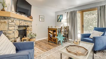 Apartment (2 Bedrooms) | Front of property
