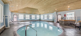 Steps to Beach! Emerald Isle Condo w/ Ocean View
