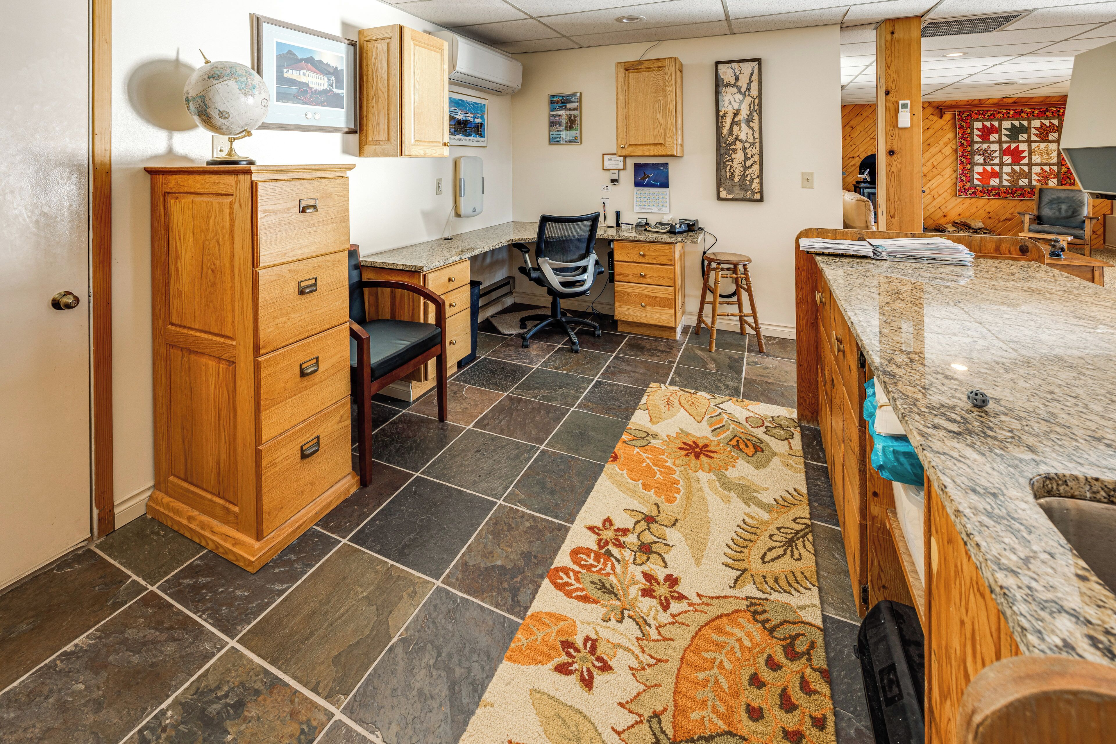 المنشأة من الداخل