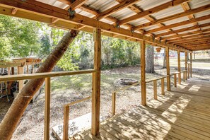 Interior - Cabin w/ Lake Access in Fort Mccoy, Pets Welcome! (Fort McCoy)