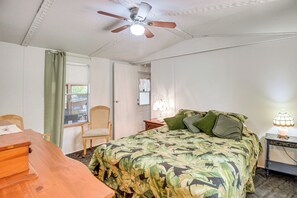 Interior - Cabin w/ Lake Access in Fort Mccoy, Pets Welcome! (Fort McCoy)