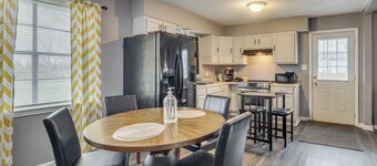 7 Mi to Somerville Square! Countryside Retreat