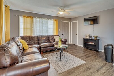 7 Mi to Somerville Square! Countryside Retreat