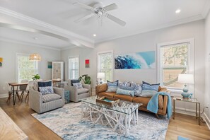 Smart TV, DVD player, stereo - New! You Won't Want Your Vacay To End At Purple Parrot's Sandcastle Key (Pensacola)