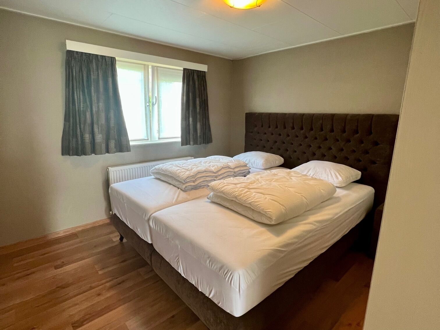 2 bedrooms, iron/ironing board, free WiFi