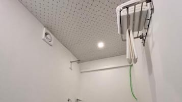 Deluxe Double With Balcony Room (Upper Sea View Room) | Bathroom