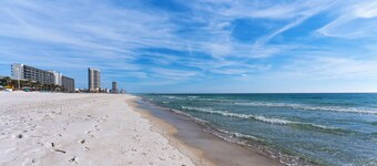 4 Pools, Mini-Golf Fun + Free Tickets: Dolphin Cruise & More!