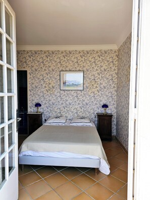 4 chambres, fer et planche à repasser, Wi-Fi, draps fournis