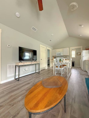 Dining - Salt & Sand Retreat with community pool access (Rockport)