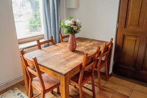 Dining - Spacious design apartment near the Estrel Hotel (Berlin)