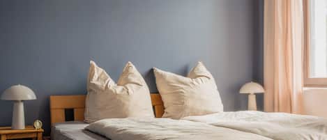 WiFi, bed sheets