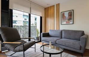 Apartment - w Engaging 2BR Retreat w Balcony in Miraflores (Lima)