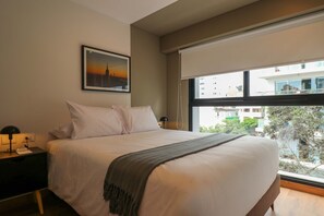 Apartment - w Engaging 2BR Retreat w Balcony in Miraflores (Lima)