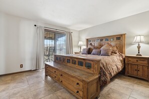 House, 4 Bedrooms - Desert Paradise: Walk to Pappy's - EV and Sleeps 8 (Pioneertown)