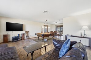House, 4 Bedrooms | Living area - Desert Paradise: Walk to Pappy's - EV and Sleeps 8 (Pioneertown)