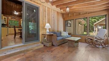 Villa, 4 Bedrooms | Living area