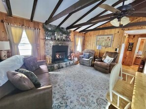 Villa, 3 chambres | Aire de séjour