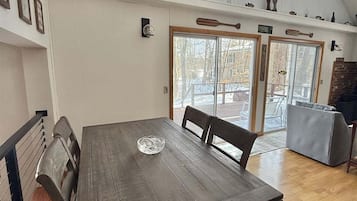 Villa, 3 Bedrooms | Dining