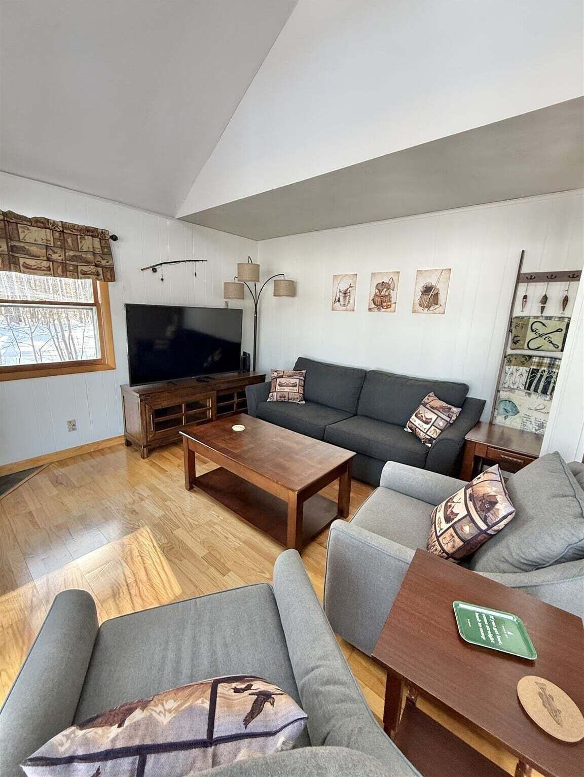 Cabin, 3 Bedrooms | Living area