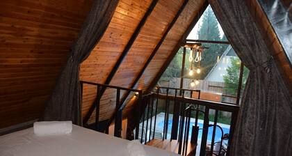 Secluded 2Bedroom Bungalow in Welcoming Sapanca:Heated Private Pool+Large Garden