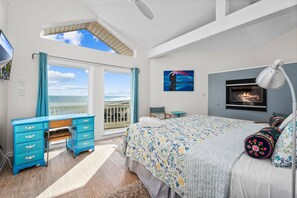 5 bedrooms, iron/ironing board, free WiFi, bed sheets - Beachfront 5BR | Hot Tub & Sauna | Wraparound Deck | Sleeps 14 | Pet-Friendly (Galveston)