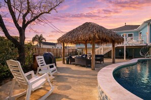 Pool - Private Pool | Walk to Beach + Seawall | Pet Friendly | Sleeps 11 (Galveston)