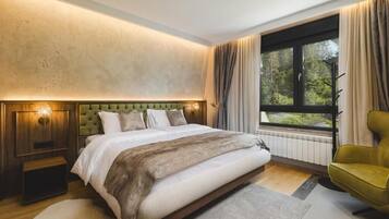 Deluxe Studio | In-room safe, soundproofing, iron/ironing board, free WiFi