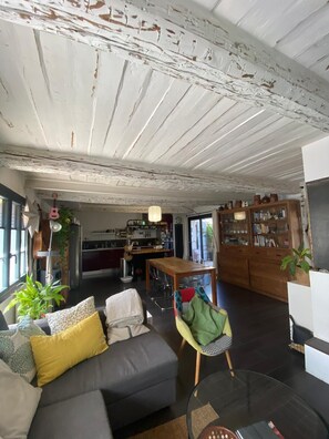 リビング エリア