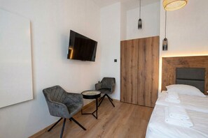 1 bedroom, iron/ironing board, free WiFi, bed sheets - Comfortable Apartment | Close to Wiener Stadthalle (Wien)