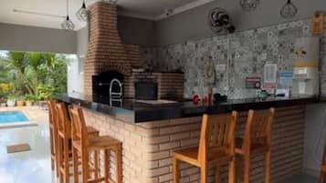 Deluxe Apartment, Beach View | Private kitchen