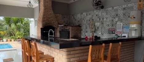 Deluxe Apartment, Beach View | BBQ/picnic Area