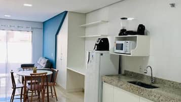 Deluxe Apartment, Beach View | Interior