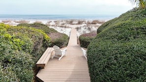 Property grounds - **NEW LISTING** Oceanside 5 Bedroom Home - Private Pool/Spa & Beach Boardwalk (Hilton Head Island)