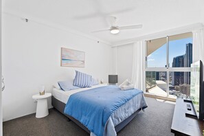 Room - Premium 2-Bed 2-Bath Peninsula Apartment | Best Ocean + City Views in surfers (Surfers Paradise)