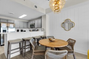 Dining - CALYPSO 3-711 Spectacular condo! Affordable rates! Inquire for details! (Panama City Beach)