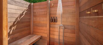 Anini Bikini - Stunning Beachfront Home