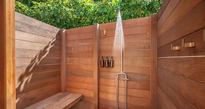 Anini Bikini - Stunning Beachfront Home