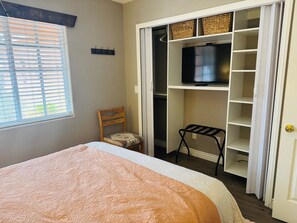 3 bedrooms, iron/ironing board, free WiFi, bed sheets - The Desert Rose | Ground-Level, Garage, 3BR + $510 in complimentary daily activities (Mesquite)