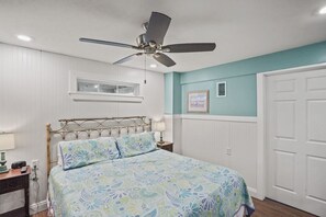 Room - Saltwater Pool, Bayfront Views & Coastal Comfort at Bay Beauty (Port St. Joe)