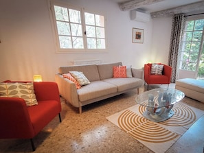 Smart TV - Beautiful villa in the trees with air-con and pool (Les Arcs)