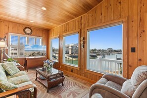 TV - Creekfront 5BR Home w/ Private Dock & Pool Near Garden City Beach (Garden City Beach)