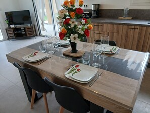 Dining - Vrbo Property (Vallon-Pont-d'Arc)