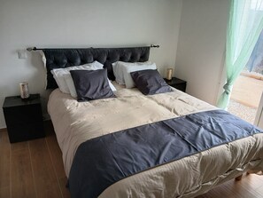 Room - Vrbo Property (Vallon-Pont-d'Arc)