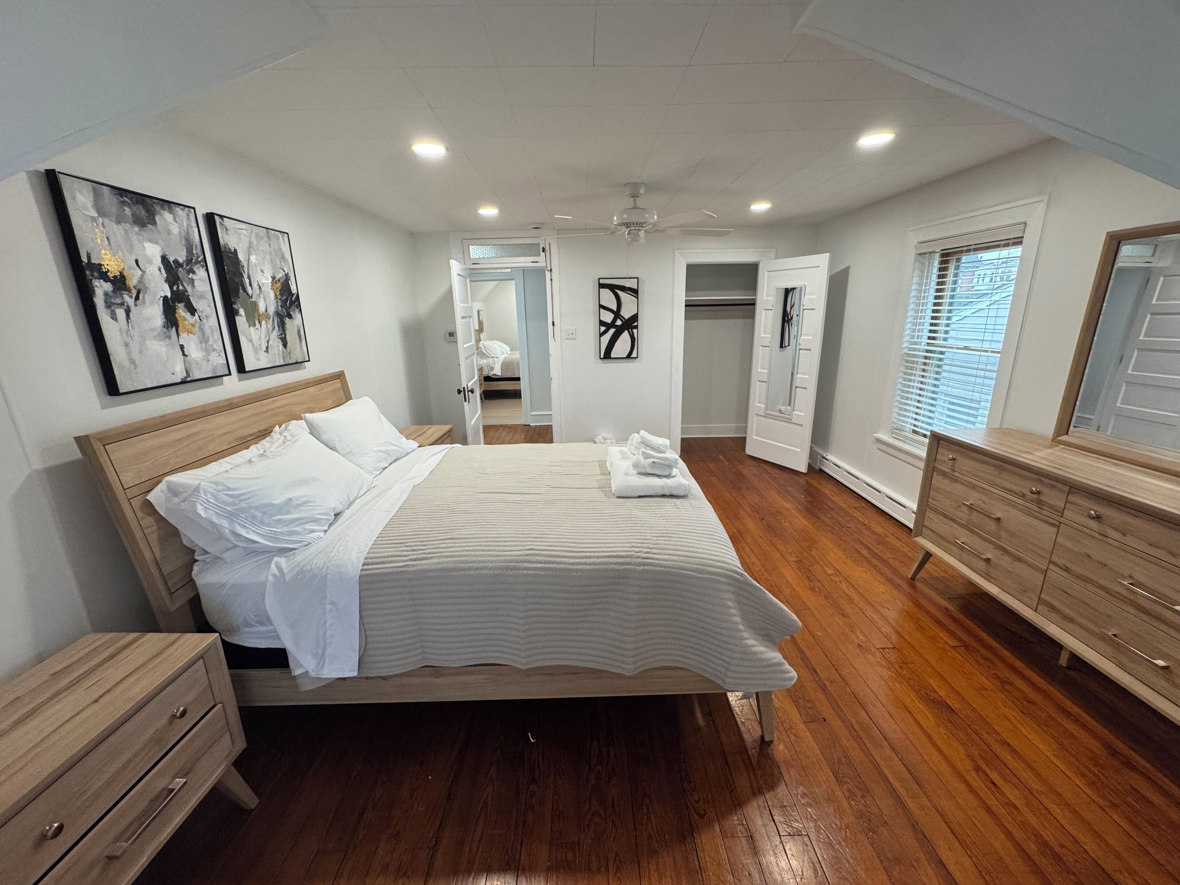 5 bedrooms, iron/ironing board, free WiFi, bed sheets