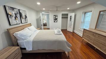 5 bedrooms, iron/ironing board, free WiFi, bed sheets
