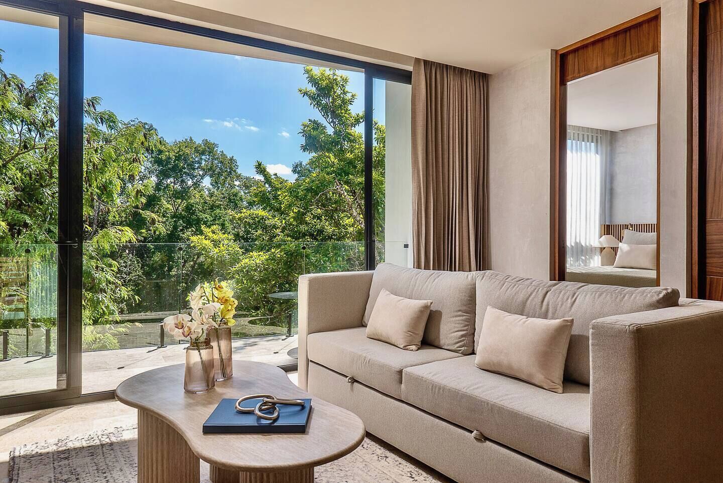 Hermoso Apartamento De 2 Habitaciones "Casa Lumina" En Narai Aldea Zama, Tulum. Cuenta Con Una Terraza Privada, Cocina Completa, Wifi Rápido, Piscina En La Azotea, Gimnasio Y Amenidades Compartidas. Excelente Ubicación En El Corazon De Tulum. - Tulum