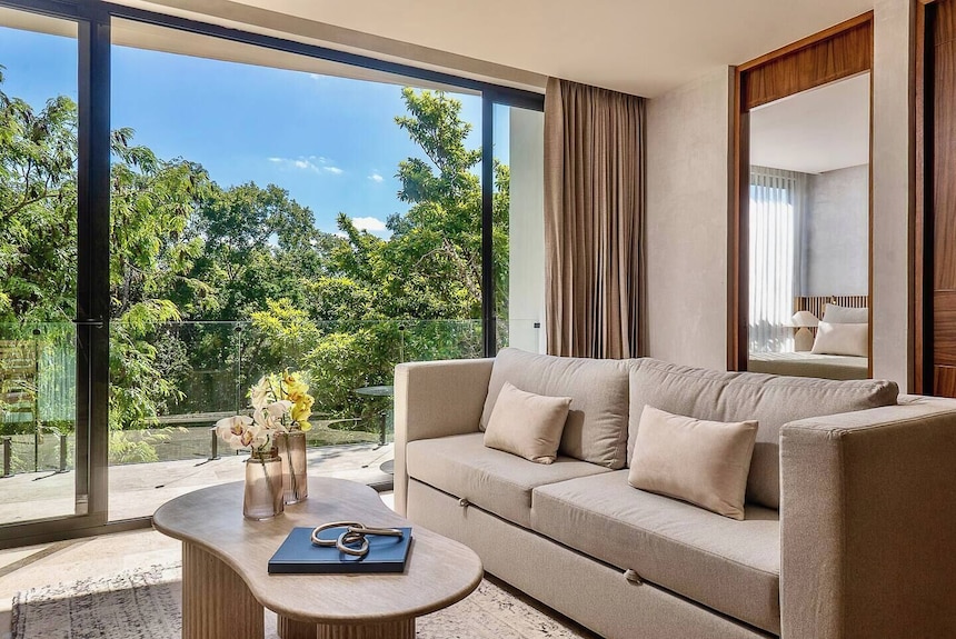 Hermoso Apartamento De 2 Habitaciones "Casa Lumina" En Narai Aldea Zama, Tulum. Cuenta Con Una Terraza Privada, Cocina Completa, Wifi Rápido, Piscina En La Azotea, Gimnasio Y Amenidades Compartidas. Excelente Ubicación En El Corazon De Tulum. - Tulum