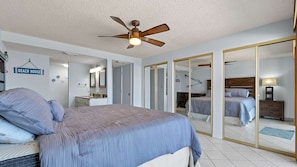 2 habitaciones, tabla de planchar con plancha, internet y ropa de cama