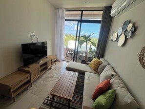 Smart TV, fireplace - Distrito Norte condo 1-bedroom in beautiful Cozumel with Large swimming pool (Cozumel)